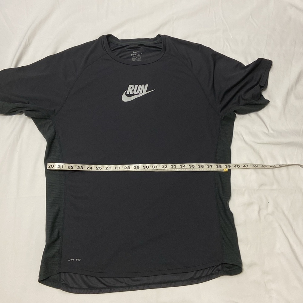 NIKE,MEN,DARK GREY,DRI-FIT,SHORT SLEEVE,ATHLETIC T-SHIRT.SIZE-LARGE - Picture 5 of 13